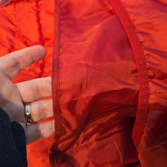 SWISSTECH PACKABLE BLUE AND RED COLORWAY  PUFFER JACKET. SIZE 3XL. 54-56. - Picture 9 of 9